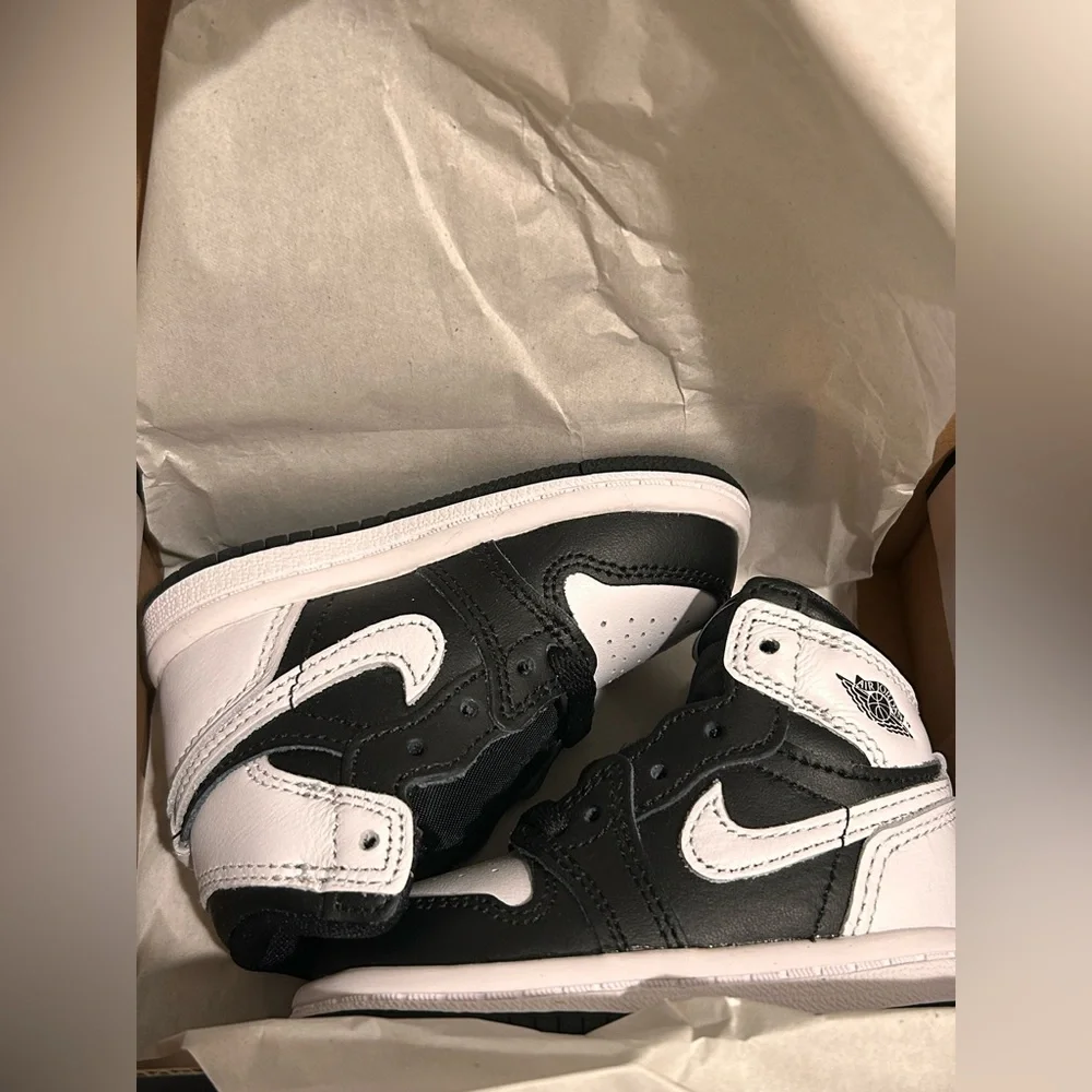 Nike Jordan 1 Retro High OG Black White 2.0 – Toddler Size 4C – New in Box